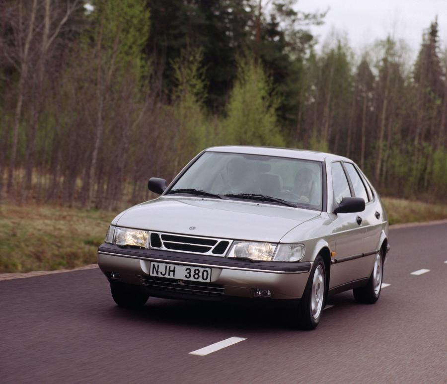  Saab 900 1993 года  (фото 13 из 22)